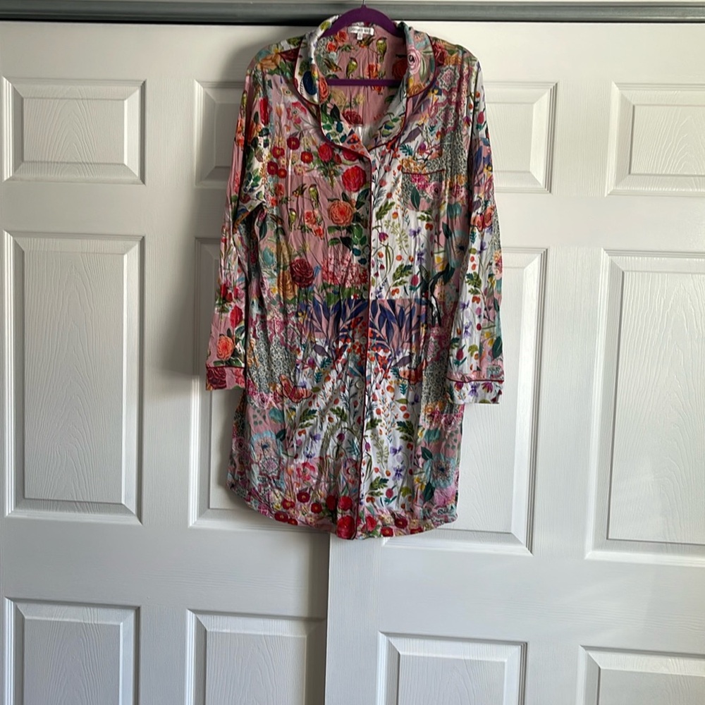 Johnny Was night shirt. Floral pattern. Beautiful buttons.